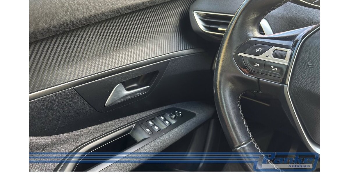 Peugeot 3008 1.2 130*Pano*NAV*SHZ*Termpo*Dig.Cockpit* 98.002 km 12.990 &euro; Berlin 13187
