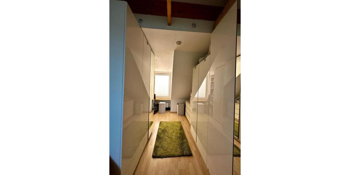 Tolle Dachgeschosswohnung - Dachgeschoßwohnung Essen Stadtbezirk IV | Angebot:27266053