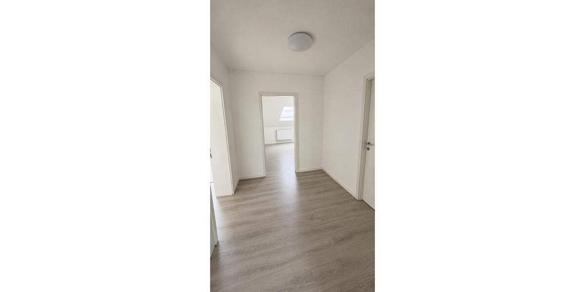 Dachgeschoßwohnung Saarlouis - 4 Zimmer, 100 m&sup2;, 850&euro; | Angebot:27637710