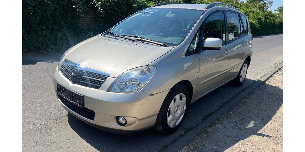 Toyota Corolla Verso 240.000 km 2.400 &euro; Köln 50739