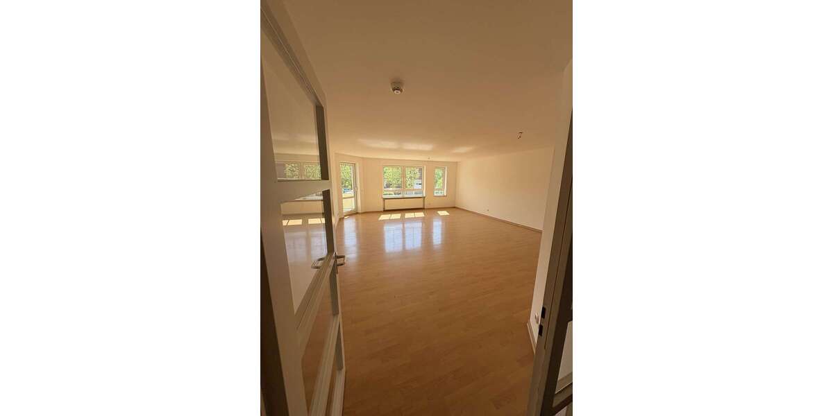 Etagenwohnung Regensburg-Burgweinting Burgweinting - 5 Zimmer, 152 m&sup2;, 1.970&euro; | Angebot:27253722