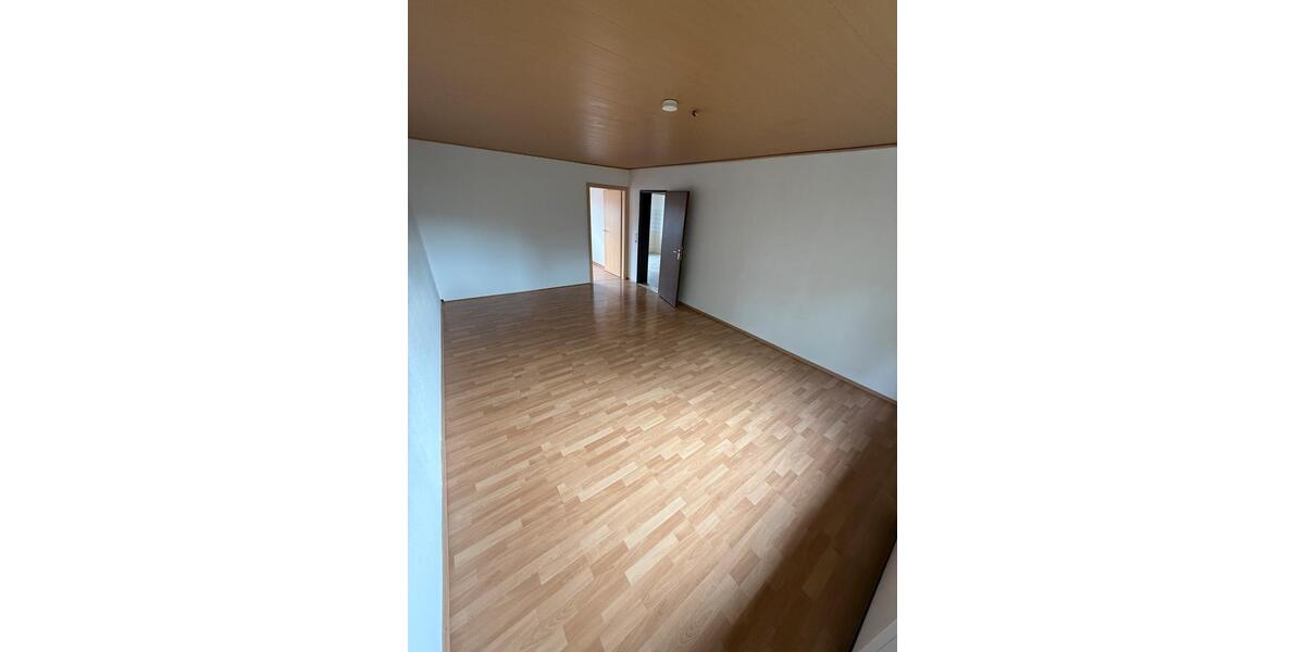 Etagenwohnung Völklingen - 4 Zimmer, 80 m&sup2;, 650&euro; | Angebot:27637819
