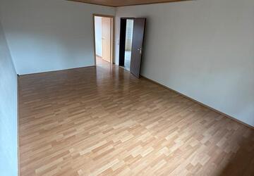 Wohnung Völklingen - 4 Zimmer, 80 m&sup2;, 650&euro; | Angebot:27637819