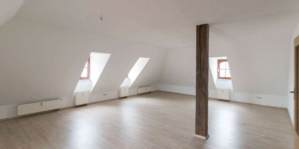 Etagenwohnung Löbau - 4 Zimmer, 110 m&sup2;, 665&euro; | Angebot:27293739