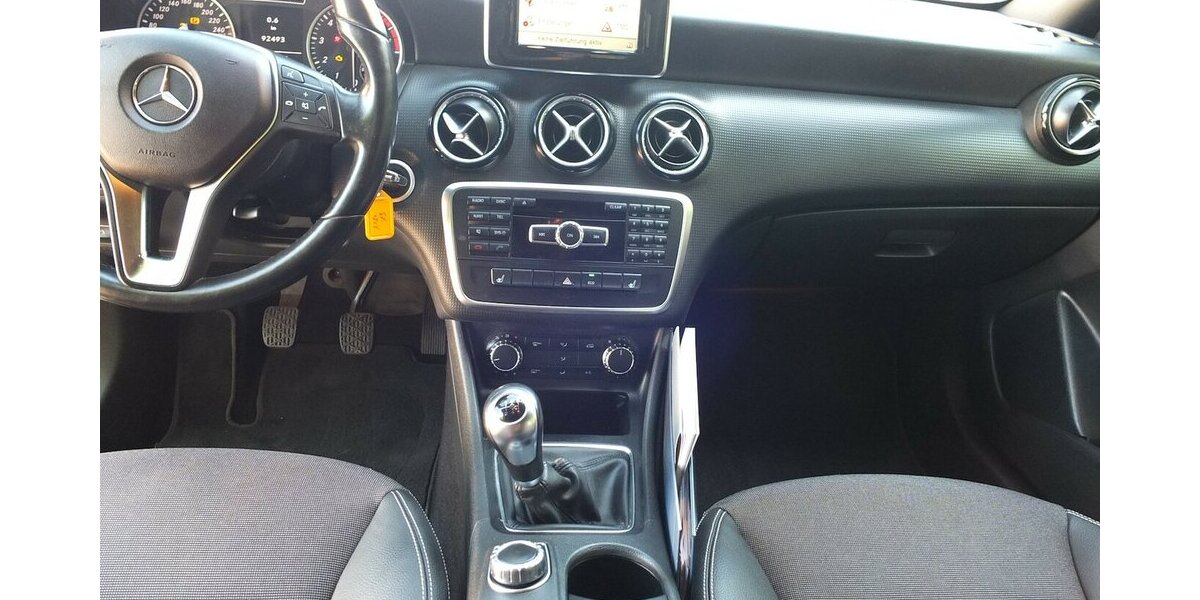Mercedes-Benz A 180 WM26:STYLE NAVI SHZ MFL LMF TEILLEDER alle I 92.145 km 11.198 &euro; Köln 50858