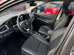 Suzuki SX4 S-CROSS 1.4 COMF.+ALLGRIP 6AT Comfort+ 5.000 km 30.990 &euro; Höhenkirchen-Siegertsbrun 85635