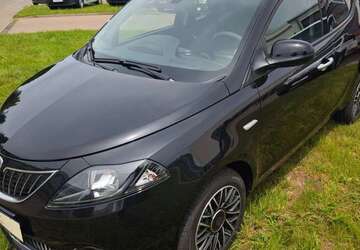 Lancia Ypsilon 19.000 km 18.990 &euro; Villingen-Schwenningen 78052