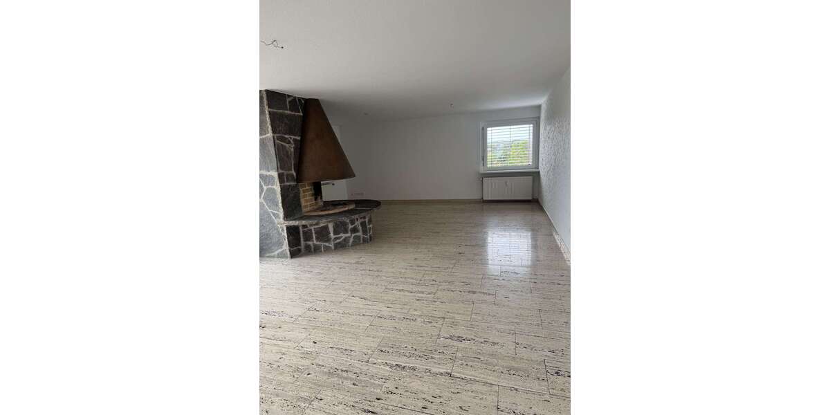 Etagenwohnung Schwieberdingen - 4 Zimmer, 130 m&sup2;, 1.250&euro; | Angebot:27281695