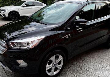 Ford Kuga 71.000 km 11.980 &euro; München 81827
