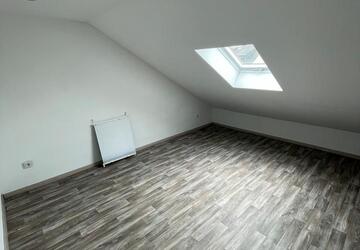 Wohnung Saarlouis - 4 Zimmer, 90 m&sup2;, 700&euro; | Angebot:27637409