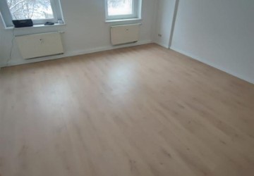 Wohnung Reichenbach im Vogtland - 4 Zimmer, 86 m&sup2;, 450&euro; | Angebot:26176767