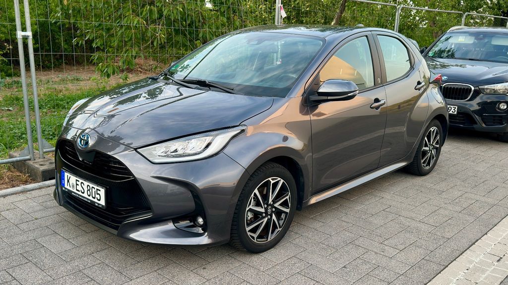 Toyota Yaris 29.000 km 17.500 &euro; Köln 51145