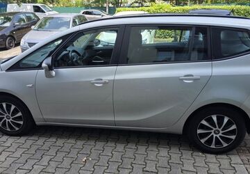 Opel Zafira Tourer 140.500 km 5.900 &euro; Borna 04552