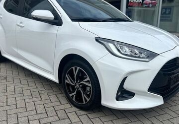 Toyota Yaris 4.880 km 22.222 &euro; Steinfurt-Borghorst 48565