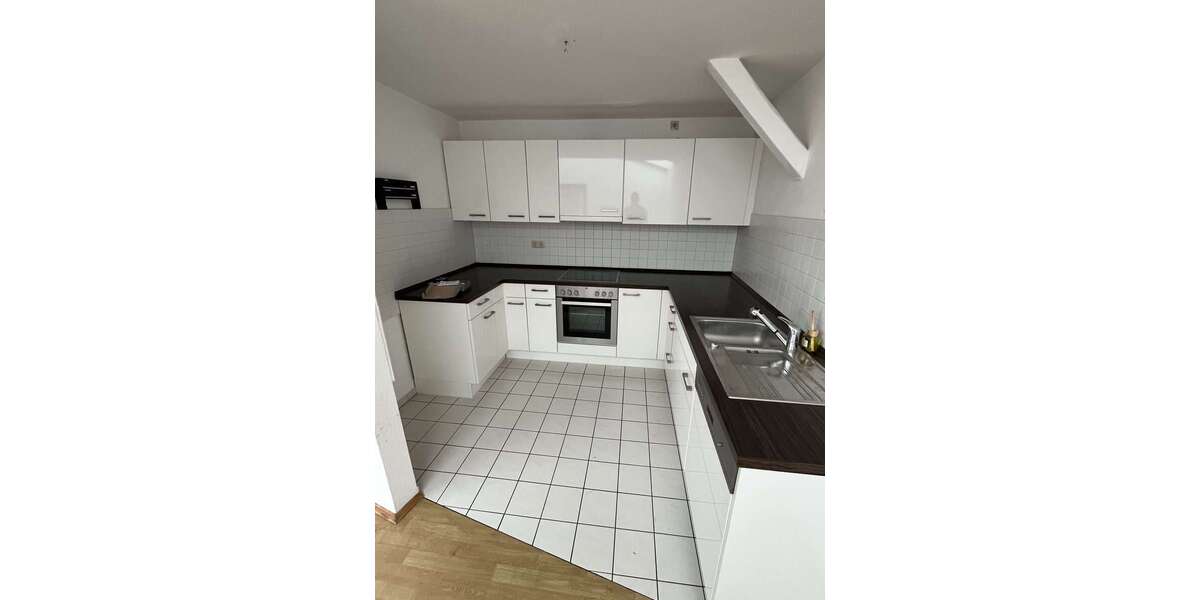 Etagenwohnung Werdau Werdau, Stadt - 4 Zimmer, 143 m&sup2;, 750&euro; | Angebot:27262321