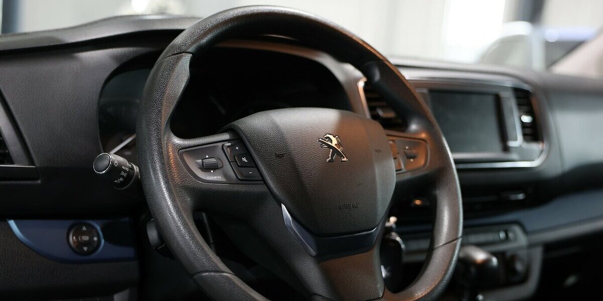 Peugeot Traveller 150 BLUE-HDI EXPERT ACTIVE L2 / 5-SITZ 50.000 km 26.777 &euro; Hamm 59077