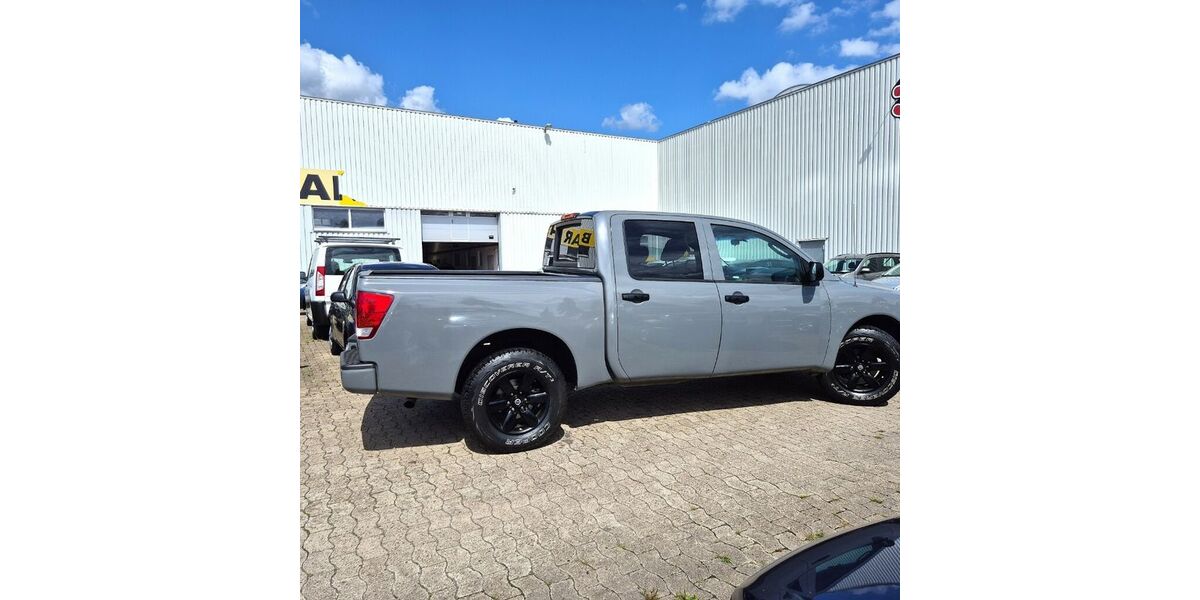 Nissan Titan 203.000 km 8.700 &euro; Garbsen/ Hannover 30827