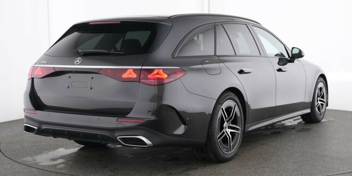 Mercedes-Benz E 220 Td AMG-Line Advanced*AHK*el. Panorama-SD* 15.902 km 54.750 &euro; Kaiserslautern 67657