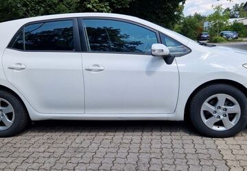 Toyota Auris 165.613 km 6.999 &euro; Fürstenfeldbruck 82256