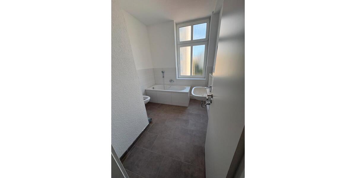 Etagenwohnung Gera - 4 Zimmer, 135 m&sup2;, 1.000&euro; | Angebot:27638183