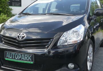 Toyota Verso 118.400 km 7.990 &euro; Dresden 01237