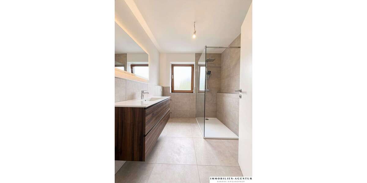 Etagenwohnung Schwandorf - 2 Zimmer, 67 m&sup2;, 870&euro; | Angebot:27303148