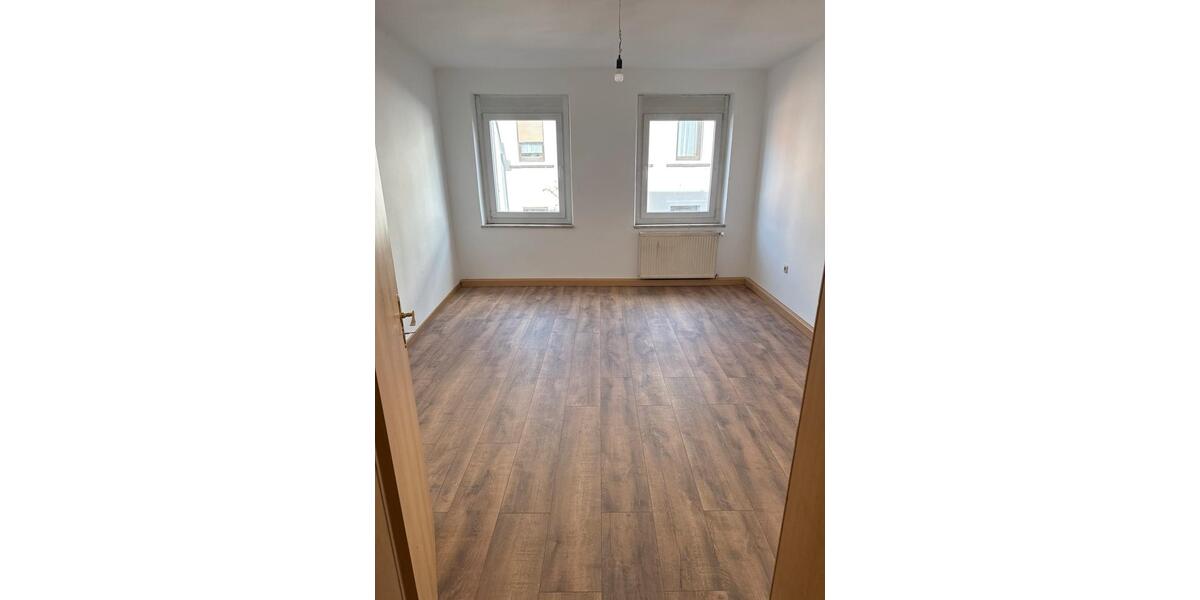Etagenwohnung Neunkirchen - 3 Zimmer, 75 m&sup2;, 600&euro; | Angebot:27656955