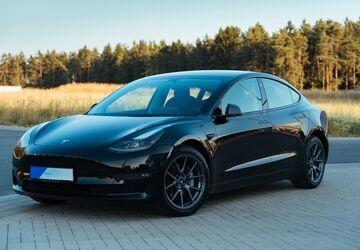 Tesla Model 3 90.000 km 27.700 &euro; Burgthann 90559