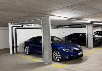 Tesla Model S 135.000 km 35.000 &euro; Berlin 13127