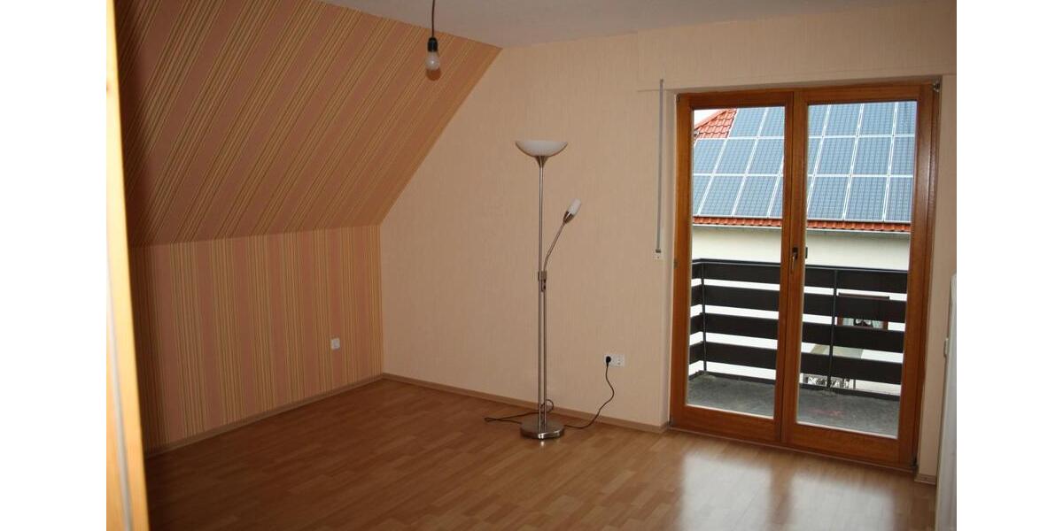 Dachgeschoßwohnung Mandelbachtal - 4 Zimmer, 75 m&sup2;, 450&euro; | Angebot:27637820