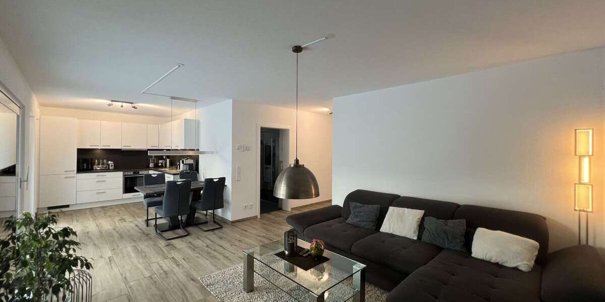 Etagenwohnung Schramberg - 3 Zimmer, 92 m&sup2;, 1.000&euro; | Angebot:27294773