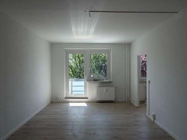 Etagenwohnung Berlin Hellersdorf - 1 Zimmer, 36 m&sup2;, 549&euro; | Angebot:27272496