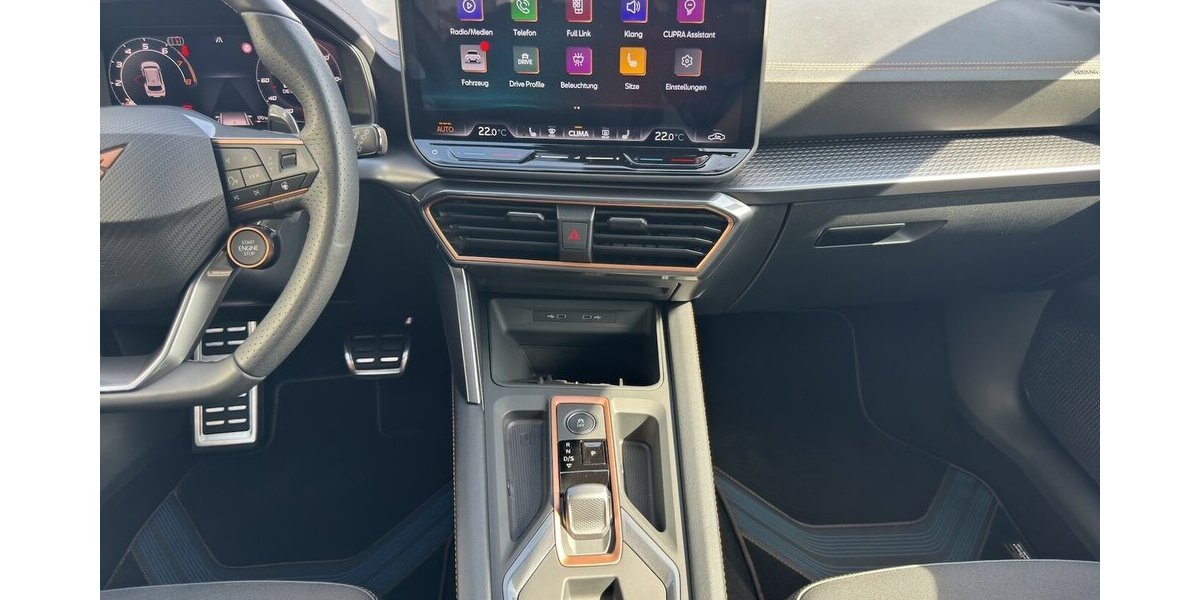 Cupra Leon ST 1.5 eTSI *DSG/AHK//ACC/Kamera/SHZG/LR-HZG* 10.215 km 28.680 &euro; Bamberg 96052