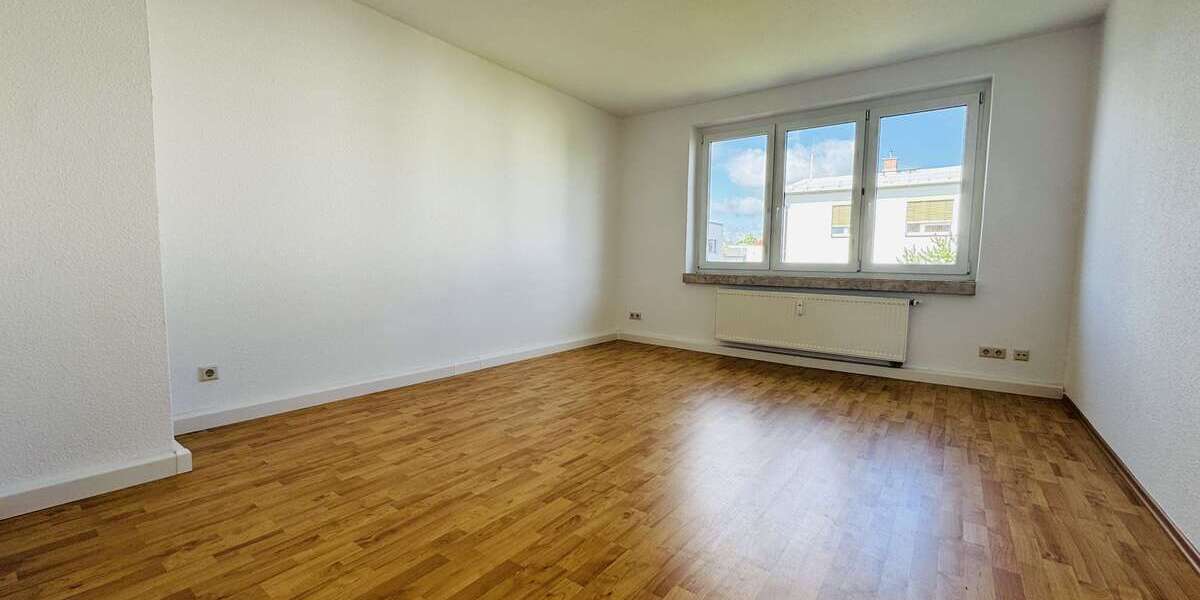 Etagenwohnung Hainichen - 3 Zimmer, 59 m&sup2;, 325&euro; | Angebot:27291730