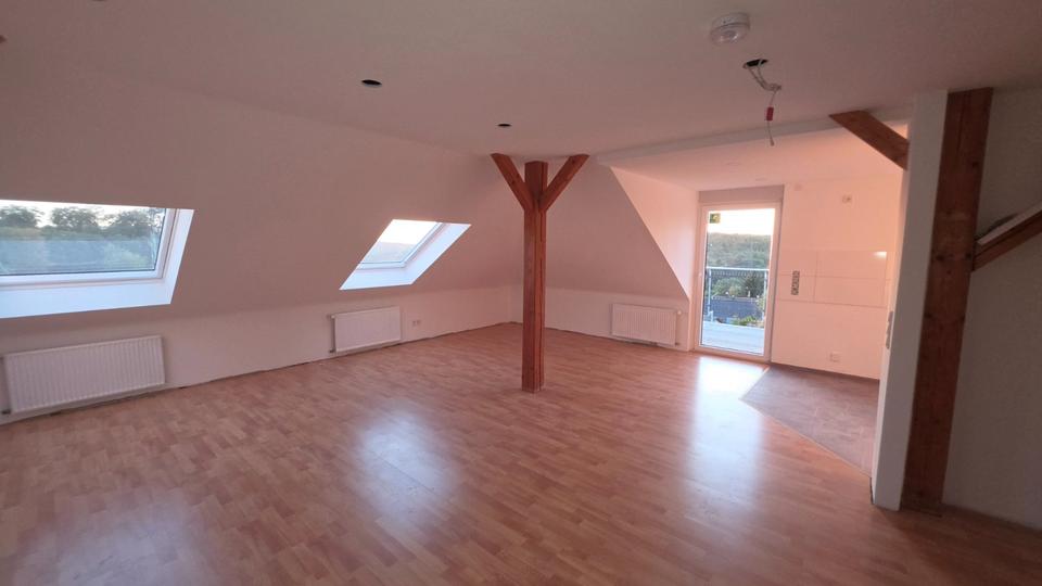 Dachgeschoßwohnung Spiesen-Elversberg Elversberg - 4 Zimmer, 100 m&sup2;, 990&euro; | Angebot:27638960