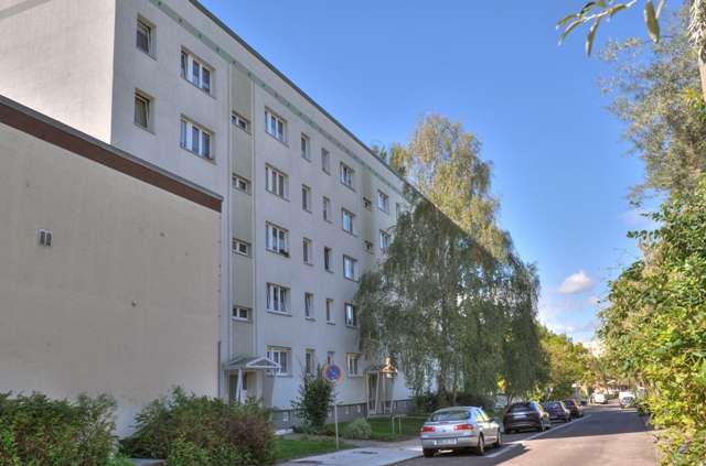 Etagenwohnung Halle Südstadt - 3 Zimmer, 61 m&sup2;, 379&euro; | Angebot:27657625