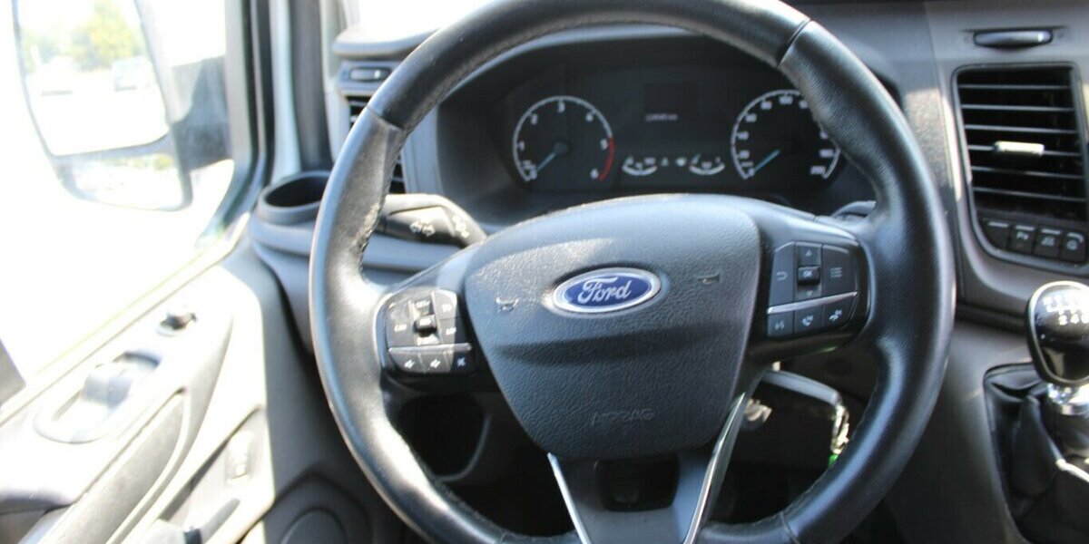 Ford Tourneo Custom 320 L1H1 VA - 8-Sitzer - 224.945 km 9.980 &euro; Euskirchen 53881
