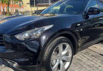 INFINITI QX70 126.000 km 15.890 &euro; Berlin 12107