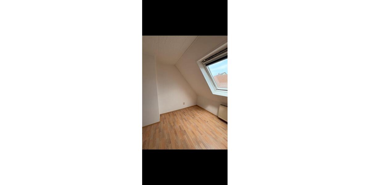 Dachgeschoßwohnung Kleinblittersdorf - 3 Zimmer, 65 m&sup2;, 680&euro; | Angebot:27662855
