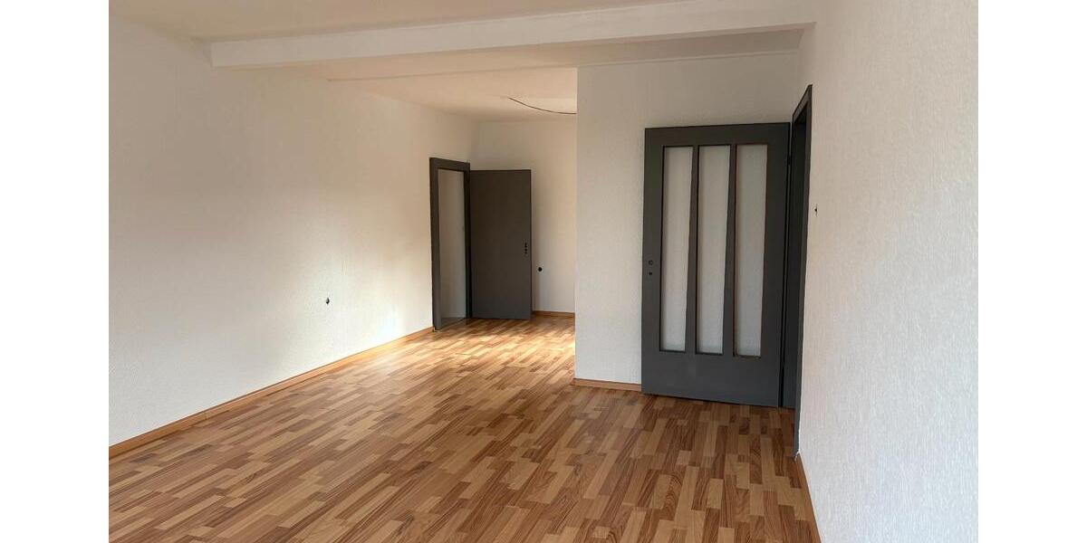 Etagenwohnung Schmelz - 4 Zimmer, 100 m&sup2;, 750&euro; | Angebot:27638514
