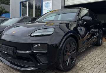 Porsche Macan 9.500 km 104.899 &euro; Bielefeld 33609