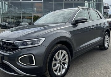 VW T-Roc 1.5 TSI LIFE DSG/NAVI/LED-PLUS/AHK/1.HAND 31.887 km 25.800 &euro; Villingen-Schwenningen 78054