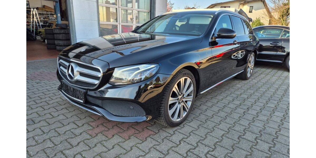 Mercedes-Benz E 400 d T 4M Standheizung, Rückfahrkamera, AHK, Co 203.000 km 17.990 &euro; Rodgau 63110