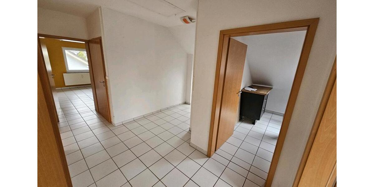 Dachgeschoßwohnung Wallerfangen - 3 Zimmer, 85 m&sup2;, 850&euro; | Angebot:27661607