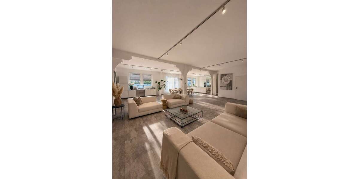 Etagenwohnung Villingen-Schwenningen Schwenningen - 5 Zimmer, 272 m&sup2;, 2.500&euro; | Angebot:27199324