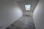4 Raum Dachgeschoss Wohnung mit Einbauküche, Waschmaschine und Balkon! - Dachgeschoßwohnung Gera Zwötzen | Angebot:27656434