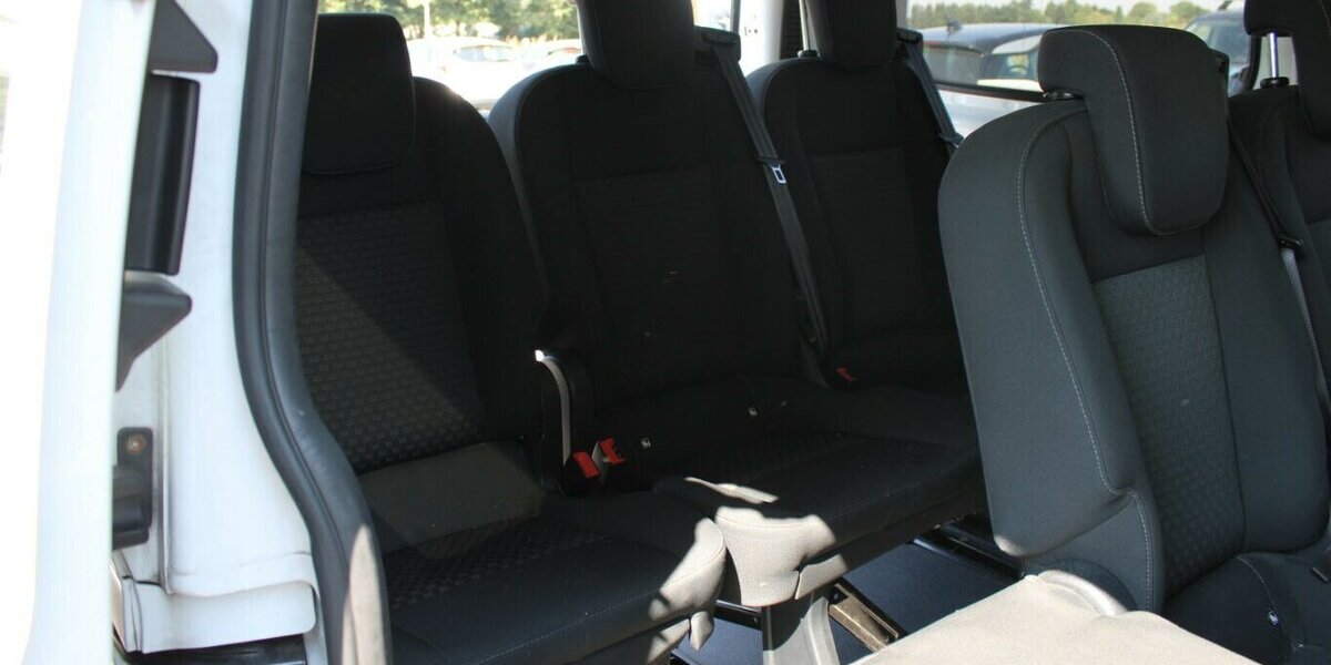 Ford Tourneo Custom 320 L1H1 VA - 8-Sitzer - 224.945 km 9.980 &euro; Euskirchen 53881