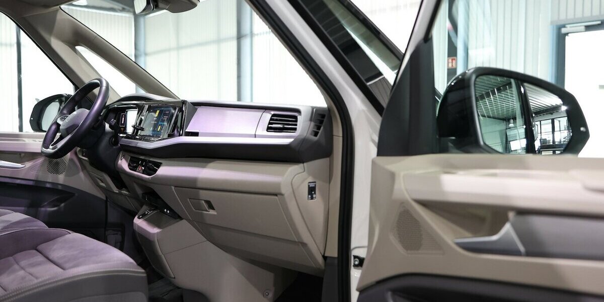 VW T7 Multivan TSI DSG LANG EDITION WHITE & BLACK 22.000 km 56.444 &euro; Hamm 59077