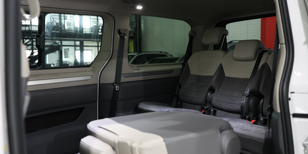 VW T7 Multivan TSI DSG LANG EDITION WHITE & BLACK 22.000 km 56.444 &euro; Hamm 59077