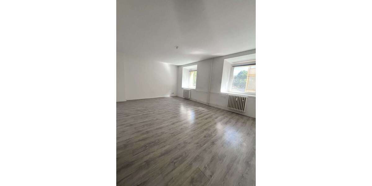 Etagenwohnung Duisburg Altstadt - 3 Zimmer, 111 m&sup2;, 610&euro; | Angebot:27657141